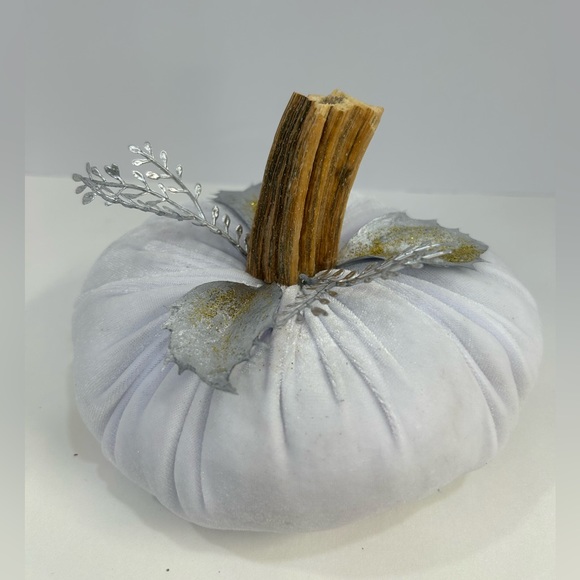 “White Winter” Velvet Pumpkin Home Decor - Picture 4 of 6
